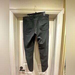 Lululemon - Men’s ABC pants 36x32